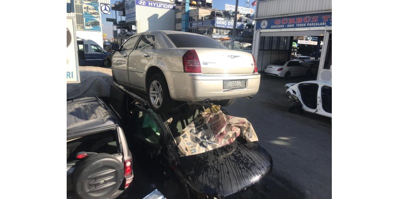 Çıkma 2008 CHRYSLER 300C 3.0 CRD HURDA BELGELİ Parça