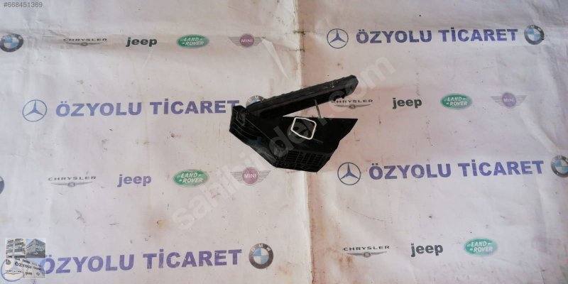 Çıkma Mercedes w204 c serisi gaz pedalı A2043000200  Parça