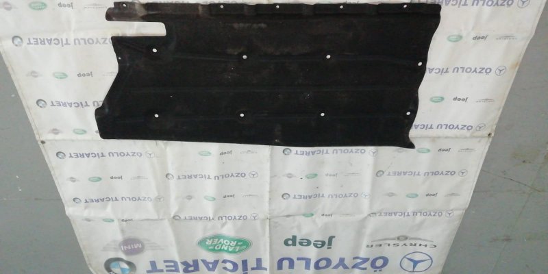 Çıkma nmw i8 alt muhafaza lastigi 001038 Parça