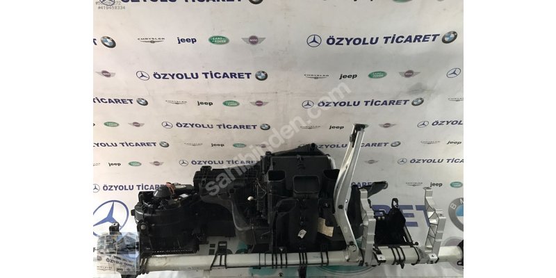 Çıkma MERCEDES A W176 KALORİFER KUTUSU VE GÖĞÜS DEMİRİ KOMPLE  0010975 Parça