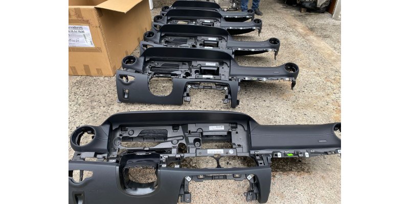 MERCEDES 213 Kasa Siyah Dikişli Göğüs Torpido A2136809804