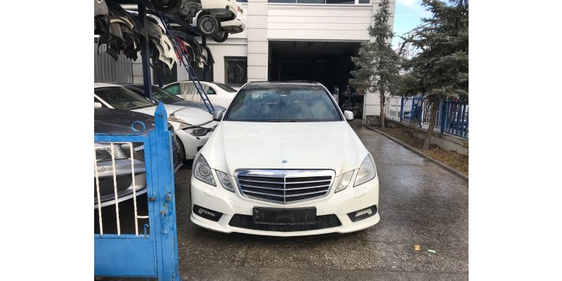 BEYAZ MERCEDES W212 E250 CGİ 2011 MODEL HURDA BELGELİ 0004646