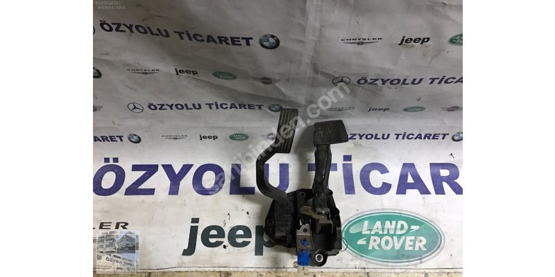 JEEP CHEROKEE 2014-2016 ARASI PEDAL TAKIMI KOMPLE 0010806