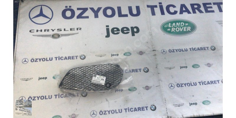 MERCEDES W205 C SERİSİ AMG SAĞ DIŞ SİS IZGARASI 0010123