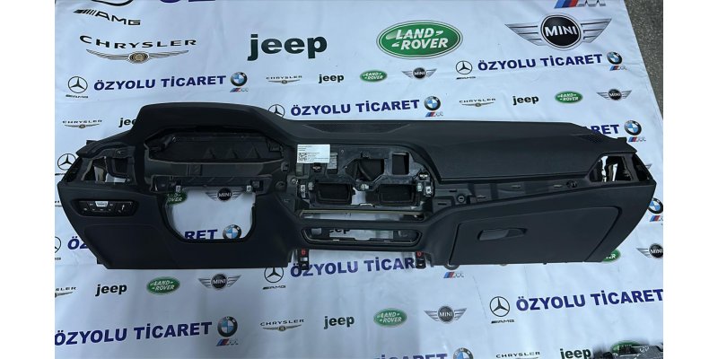 BMW G20-G22-G23-G26 Siyah Göğüs Toprido