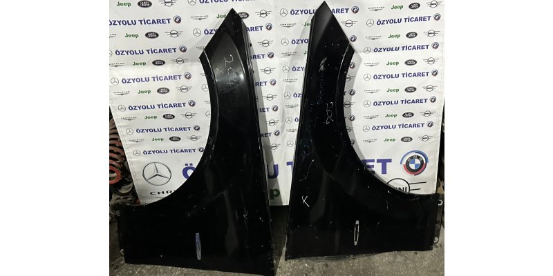 Mercedes W204 C Serisi Sağ Sol Ön Çamurluk Siyah