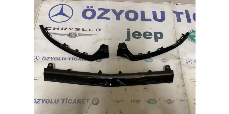 MERCEDES W205 C SERİSİ AMG ÖN TAMPON GECE PAKETİ NİKELAJ SETİ  (PİANO BLACK) 0010747