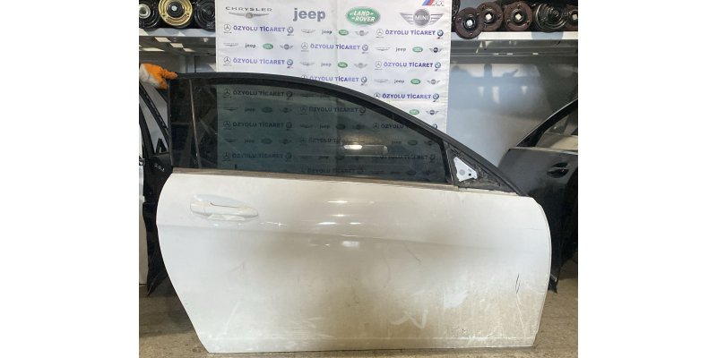 MERCEDES W204 C Coupe Sağ Ön Kapı Beyaz
