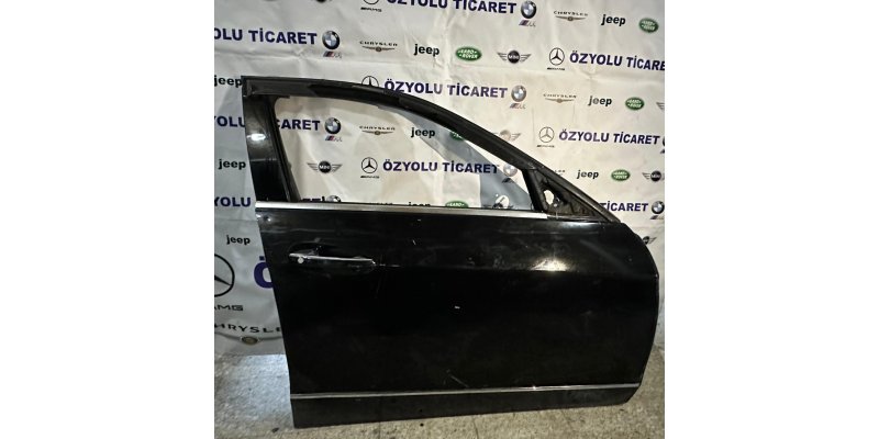 Mercedes W212 E Serisi Sağ Ön Kapı Siyah 2009-2016