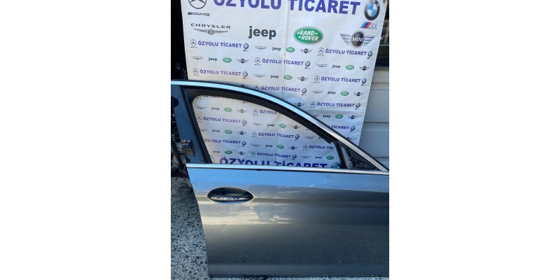 BMW G30 5 Serisi Sağ Ön Kapı Füme (2017-2023)