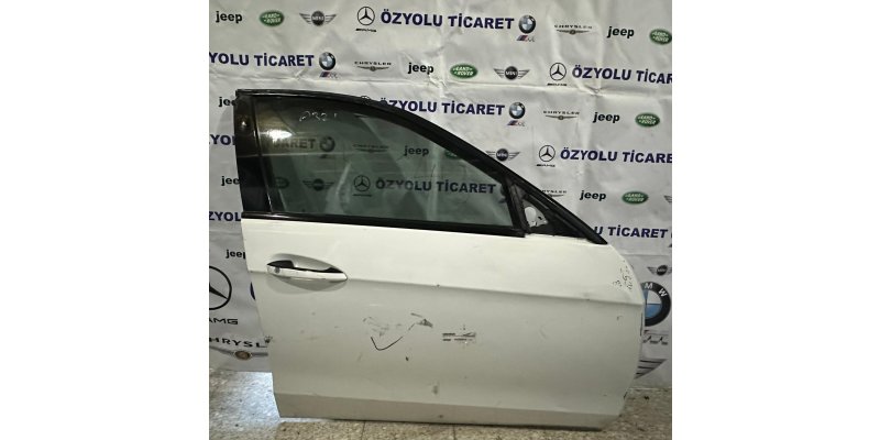 Mercedes W204 C Serisi Sağ Ön Kapı Beyaz 2007-2013