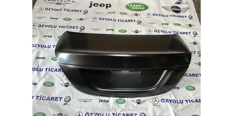 Mercedes W205 C Serisi Arka Bagaj Kapağı 2014-2021