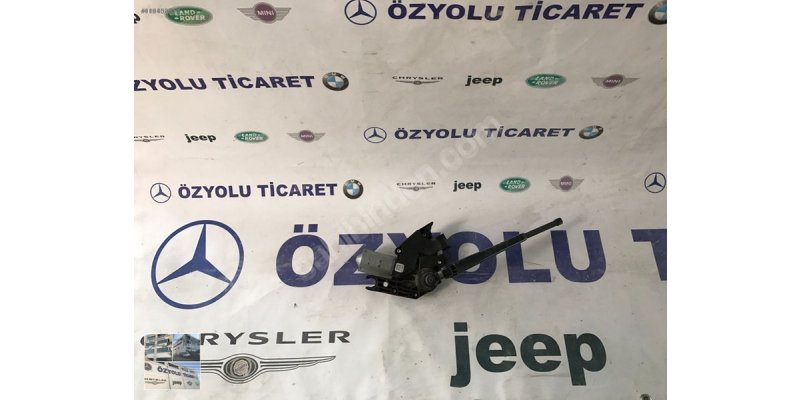 MERCEDES A W176 BAGAJ SİLECEK MOTORU VE SİLECEK KOLU 000934