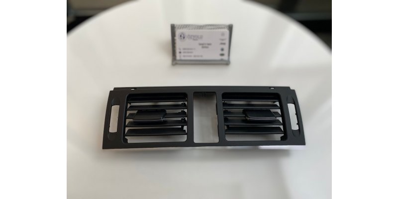 MERCEDES W204 C Serisi Ön Orta Havalandırma Izgarası (2007-2011)