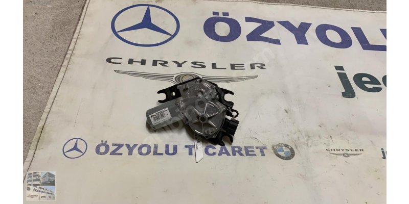 MERCEDES W156 GLA ARKA CAM SİLGİ MOTORU A1569068200 · fotoğraf 2