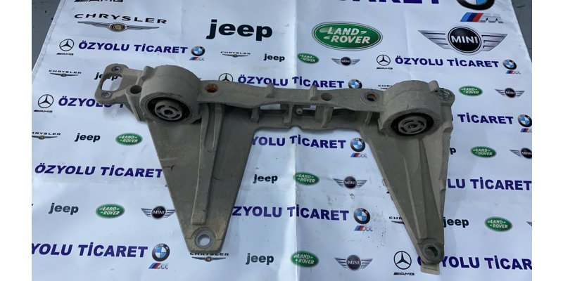 MERCEDES W447 VİTO ARKA DEFRANSİYEL BAĞLANTI AYAĞI A4473530000 · fotoğraf 2