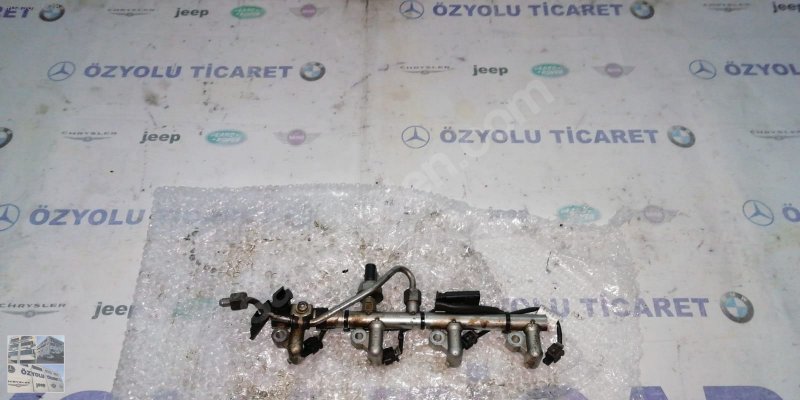 Mercedes w204 c serisi 271 CGI Motor enjektör borusu A2710705495 · fotoğraf 2