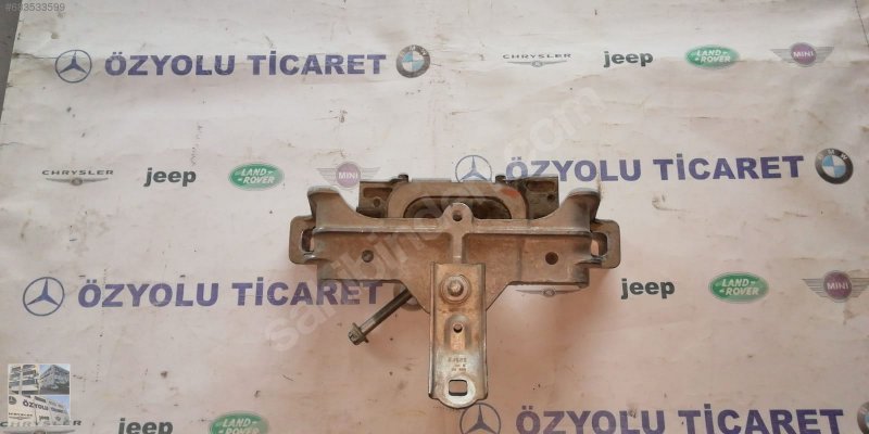 Mercedes w176 a serisi motor kulağı A2462402517 · fotoğraf 2