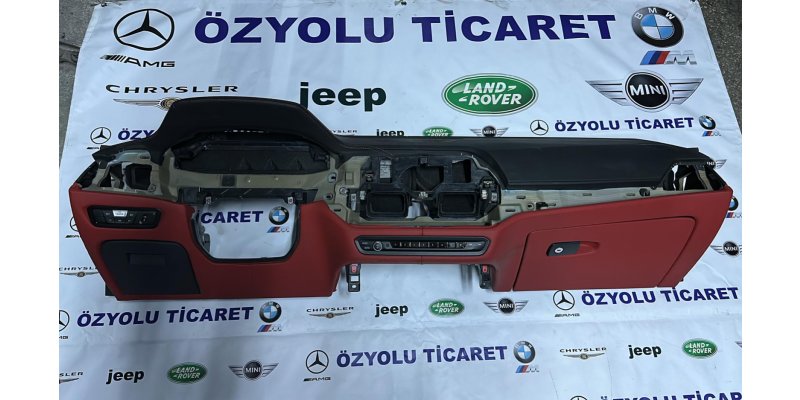 BMW 4-Serisi BMW G22-G23-G26 Siyah Kırmızı Head Up Göğüs Torpido