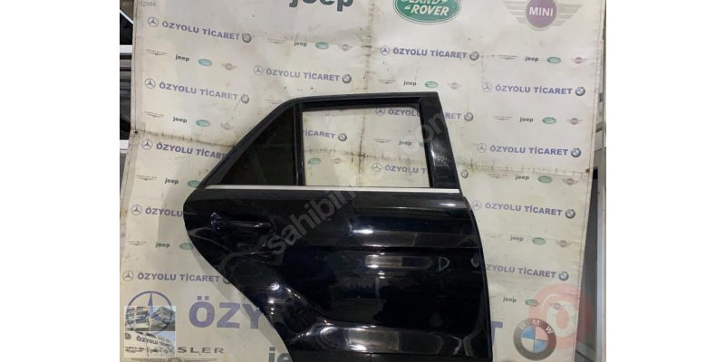 Mercedes GLE MERCEDES W166 GLE-ML SAĞ ARKA KAPI SİYAH