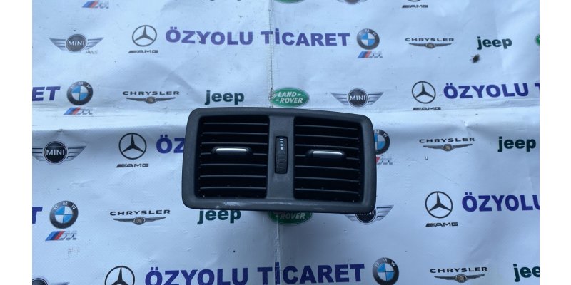 BMW X1 BMW F48 X1 Arka Havalandırma 9292742