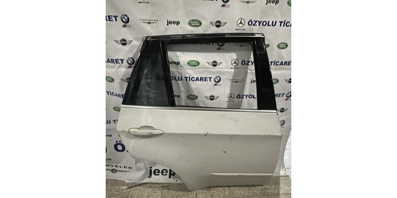 BMW X5 BMW E70 X5 Sağ Arka Kapı Beyaz 2008-2013