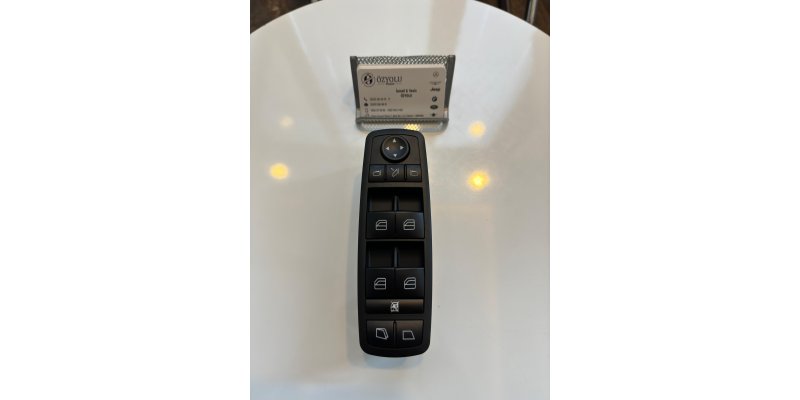 Mercedes GL MERCEDES W164 GL-SERİSİ SOL ÖN CAM DÜĞMESİ A2518300290