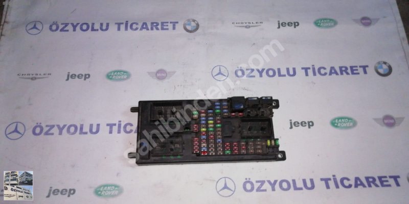 Land Rover Discovery Land rover discovery 3 sigorta tablası YQE500300