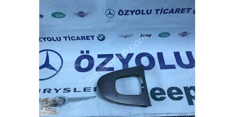 Mercedes CLK MERCEDES CLK SERİSİ W209 VİTES ÇERÇEVESİ 001098