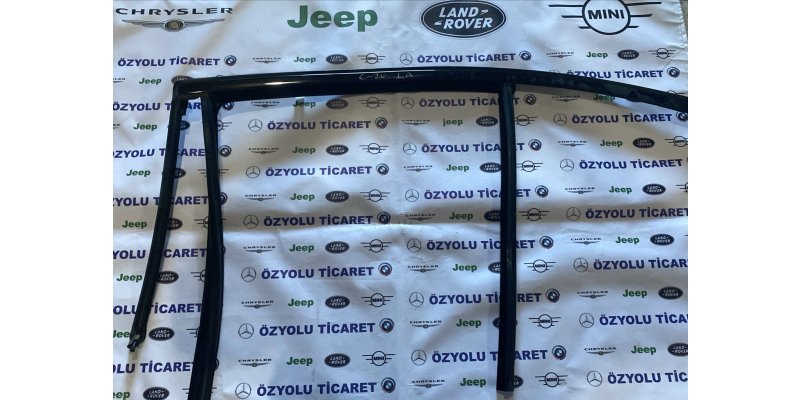 BMW 3-Serisi BMW G20 Sol Arka Kapı Üst Cam Sıyırıcı Parlak Siyah 7407405